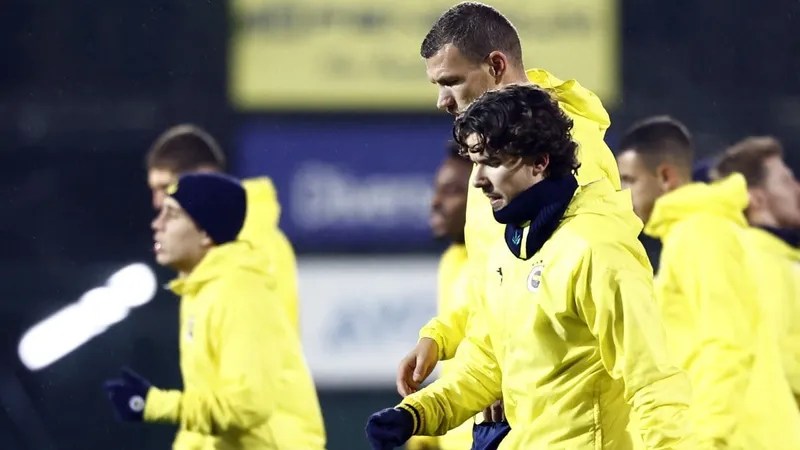 Fenerbahçe, Süper Lig Derbisine Hazır: Galatasaray Karşılaşması İçin Son Antrenmanları&nbsp;Tamamladı